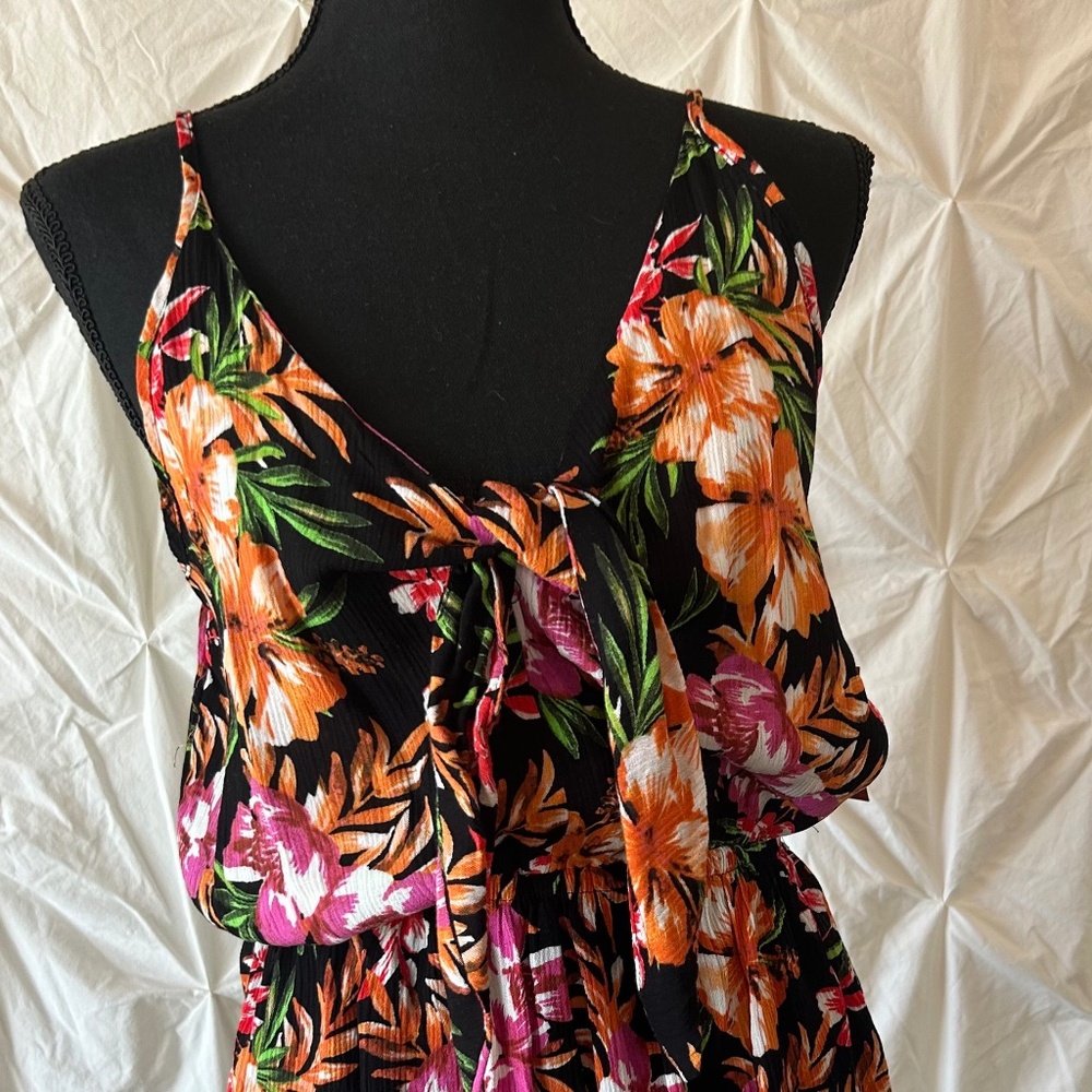 Mossimo floral print shorts romper w tie front NWT (M)
